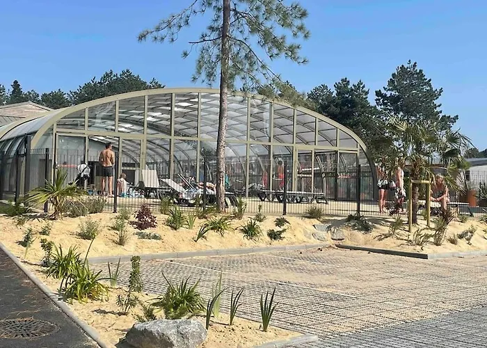 Cottage Dans Parc Residentiel De Loisirs, Piscine, 150M De La Mer