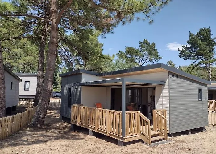 Cottage Dans Parc Residentiel De Loisirs, Piscine, 150M De La Mer